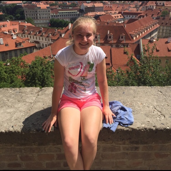 Profile Picture of Stacy Gathof (@sngathof) on Poshmark