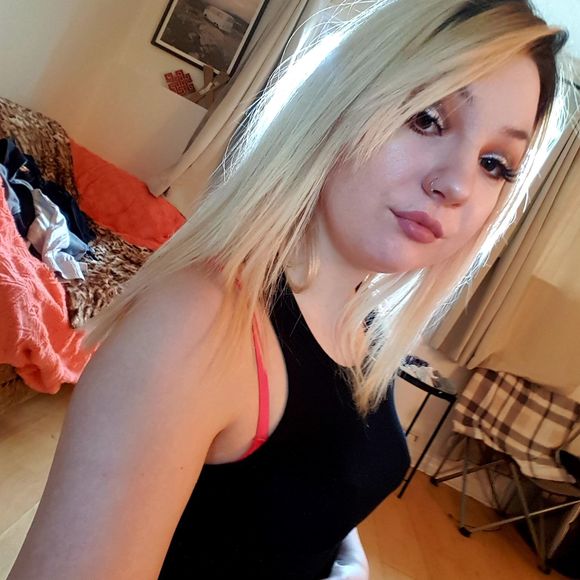 Profile Picture of Emma Latwis (@kitty_ever) on Poshmark