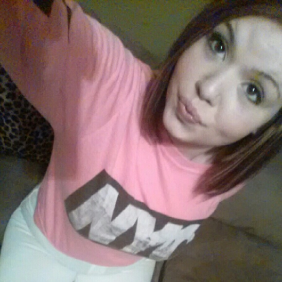 Profile Picture of Aleecia Scott (@aleeciascott90) on Poshmark