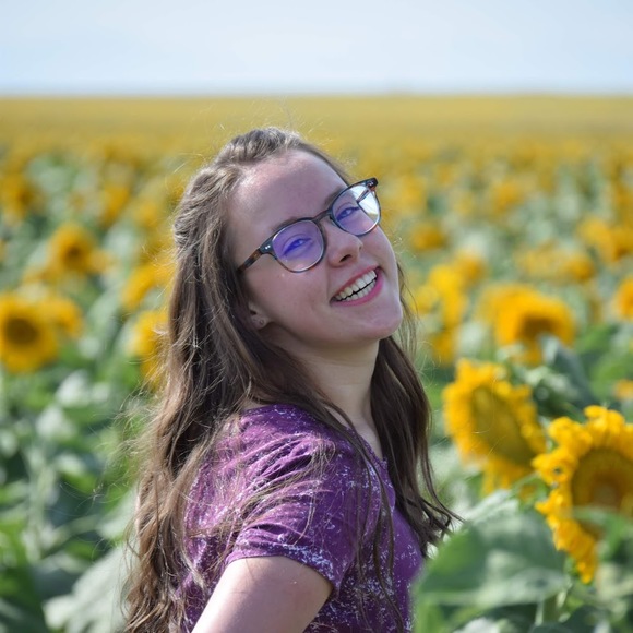 Profile Picture of Caylee Steenbock (@cayleesteenbock) on Poshmark