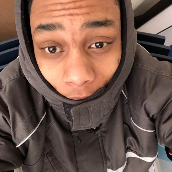 Profile Picture of Troy Layne (@laynetroy3) on Poshmark