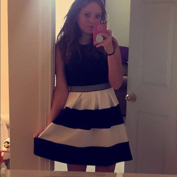 Profile Picture of Carlee Gambrall (@carleegambrall) on Poshmark