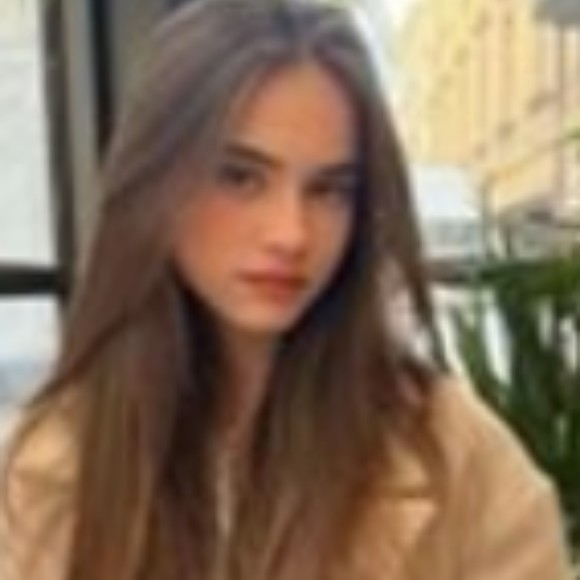 Profile Picture of Faythe George (@faythe18hj) on Poshmark