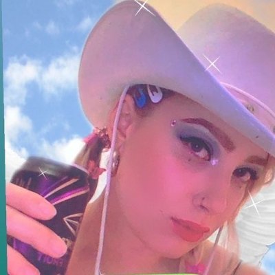 Profile Picture of Saphire Rose Favell (@saphire_rose) on Twitter