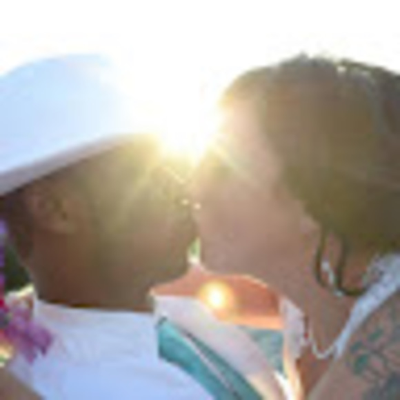 Profile Picture of Aaron Adams (@aadams795) on Poshmark