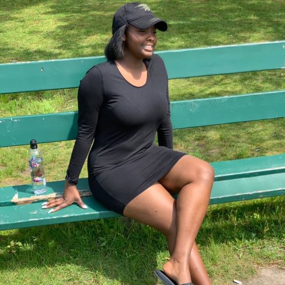 Profile Picture of Keren Rateau (@rateaukeren12) on Poshmark