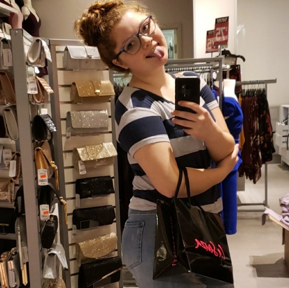 Profile Picture of Rayleen Brisley (@rayleen9) on Poshmark