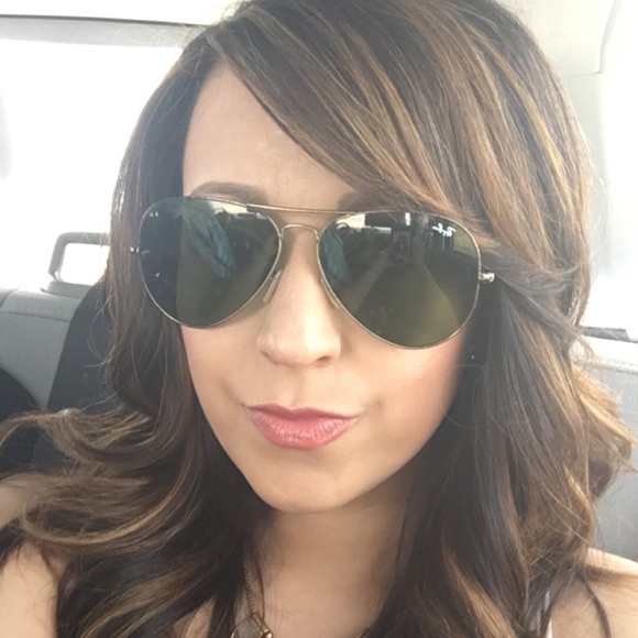 Profile Picture of Michelle Baca (@foxyhair) on Poshmark