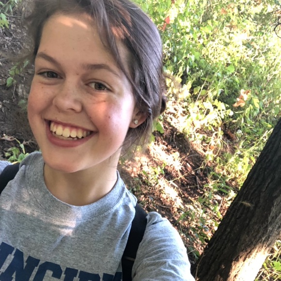 Profile Picture of Amanda Schwabe (@a_schwabe) on Poshmark