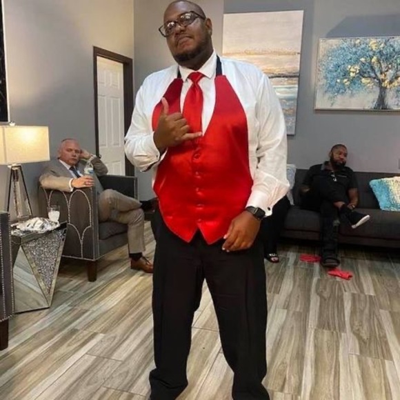 Profile Picture of David Barnes (@dbarnes_3030) on Poshmark