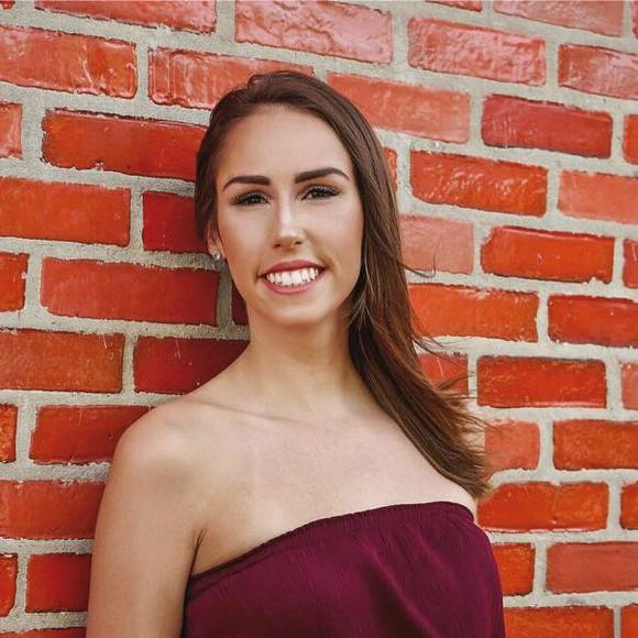 Profile Picture of Penelope Nunnally (@pennunnally) on Poshmark