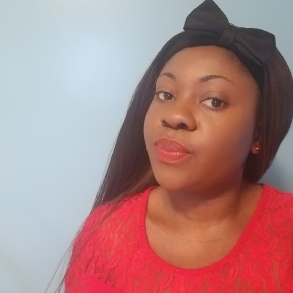 Maureen Bentum - Poshmark Profile Picture of Maureen Bentum (@maudevans) on Poshmark