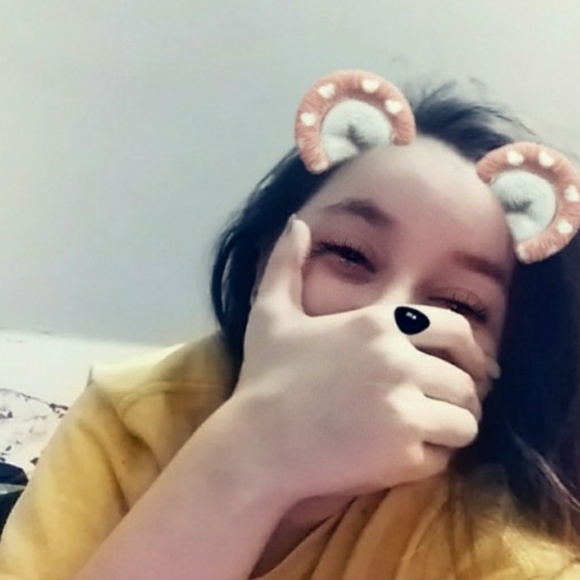 Profile Picture of Andrea Clingerman (@babygirl7979) on Poshmark
