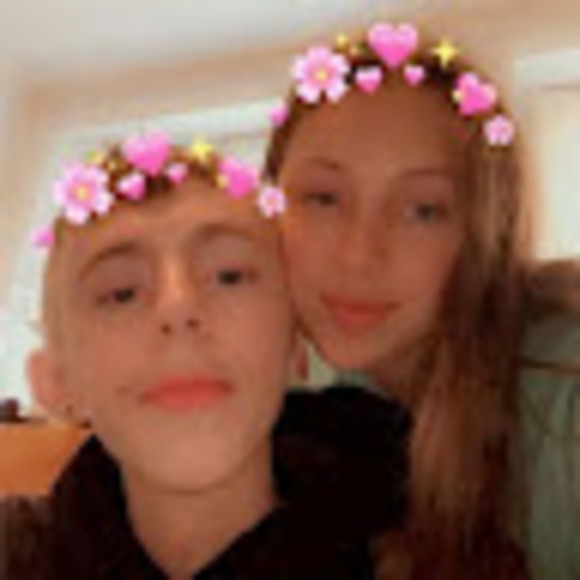 Profile Picture of Lorryn Moore (@lomoore2021) on Poshmark