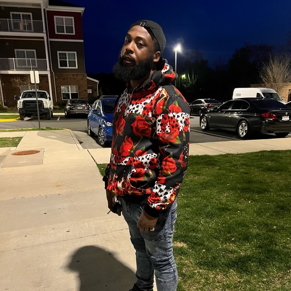Profile Picture of Zachary Saunders (@junebug5422) on Poshmark