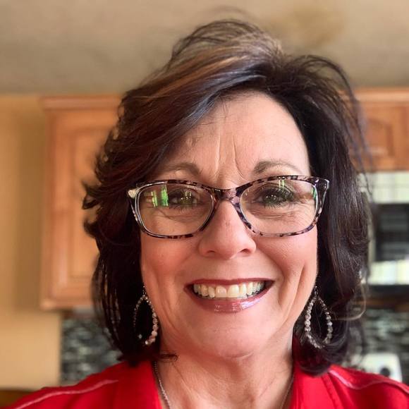 Profile Picture of Pam Boyer (@boyer64) on Poshmark