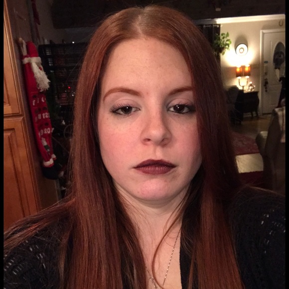 Profile Picture of Christie Eckenrode (@christieeck) on Poshmark