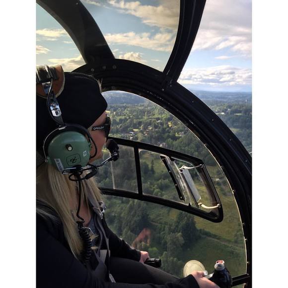 Profile Picture of Kassie Mietzner (@kassiemietzner) on Poshmark