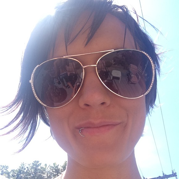 Profile Picture of B Johnson (@bjohns088) on Poshmark