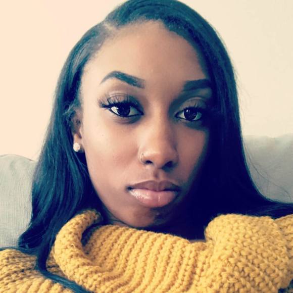 Profile Picture of Tamari Hampton (@marihampton12) on Poshmark