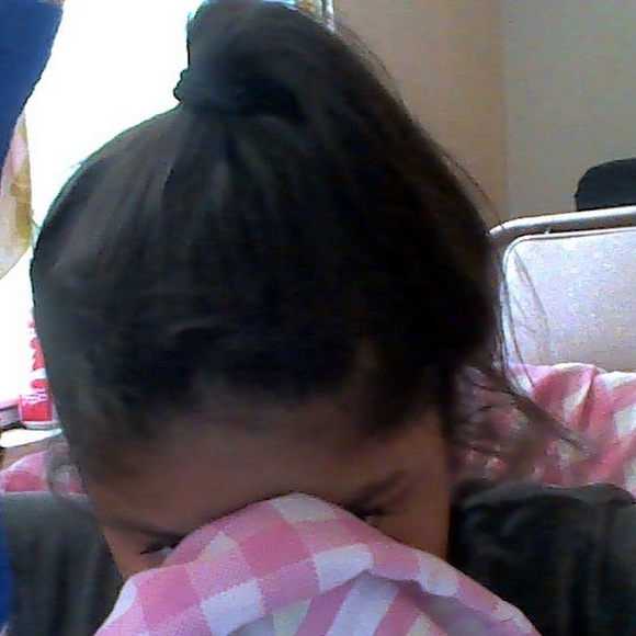 Profile Picture of Kimi Dillow (@kimigdillow) on Poshmark