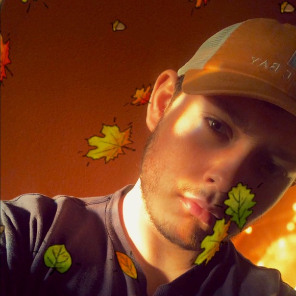 Profile Picture of Joshua Rohme (@jlrohme122) on Poshmark