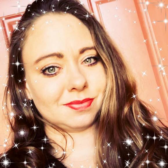 Profile Picture of Elisa Pakkala (@elisapakkala) on Poshmark