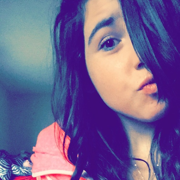 Profile Picture of Tasha Spicher (@tashaofficiall_) on Poshmark