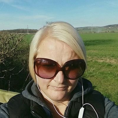 Profile Picture of Tracey Gibsonon Twitter