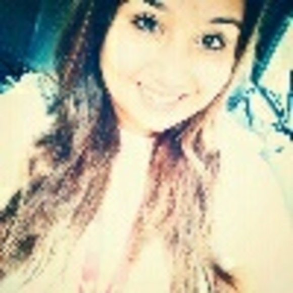 Profile Picture of Destiny Whitbey (@destiny_whitbey) on Poshmark