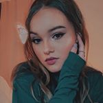 Profile Picture of aimee 🦋⚡️🍒🌻🌺 (@aimee.holland) on Instagram