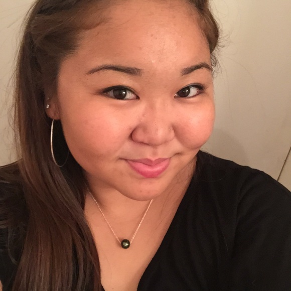 Ashlyn Toyama - Poshmark Profile Picture of Ashlyn Toyama (@ashlynt19) on Poshmark