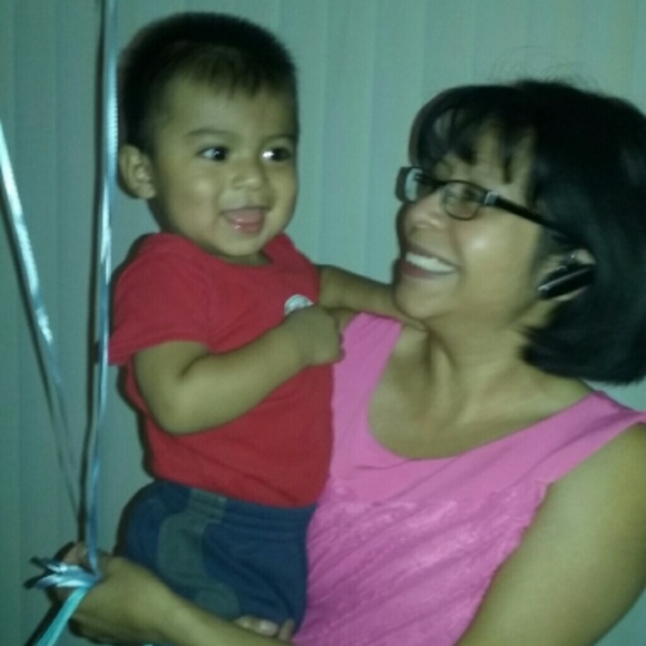 Profile Picture of Lorena Torres (@lorenatl15) on Poshmark