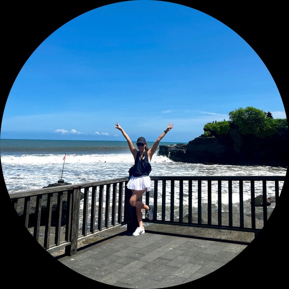 Profile Picture of C Chan (@christine_chan) on Poshmark