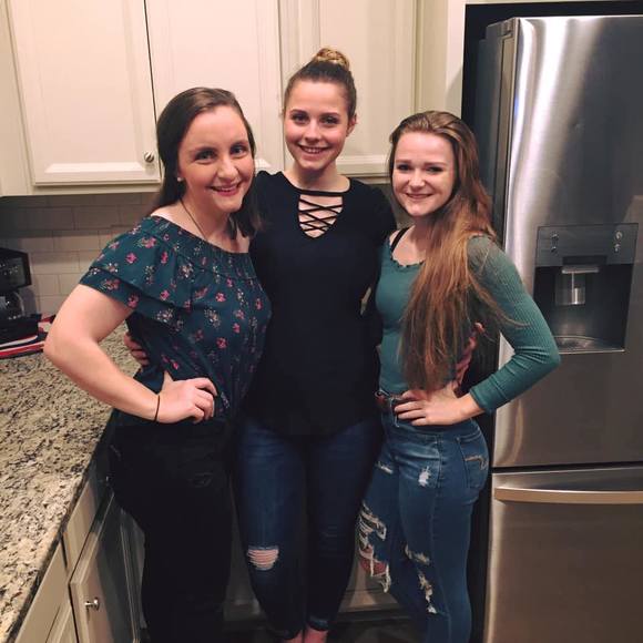 Profile Picture of Shaina Camien (@shainacam) on Poshmark