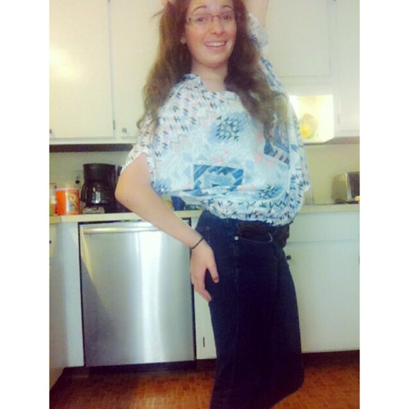 Profile Picture of Lillian Muhich (@lillian_vassarr) on Poshmark