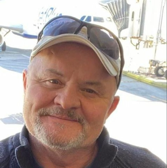 Profile Picture of Jeffery Beal (@jeff24975) on Poshmark