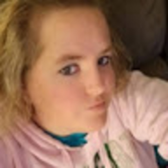 Profile Picture of Nicole .broussard (@nb12301979) on Poshmark