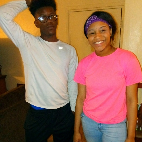 Profile Picture of Fsnw Andoe (@wrockbandandoe) on Poshmark