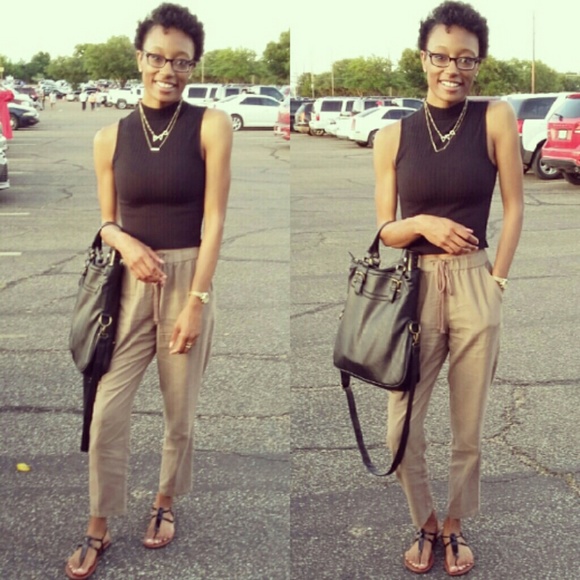 Profile Picture of Monae Whiteside (@smonaee) on Poshmark