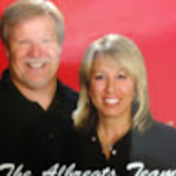 Profile Picture of Erin Albregts (@erin_albregts) on Poshmark