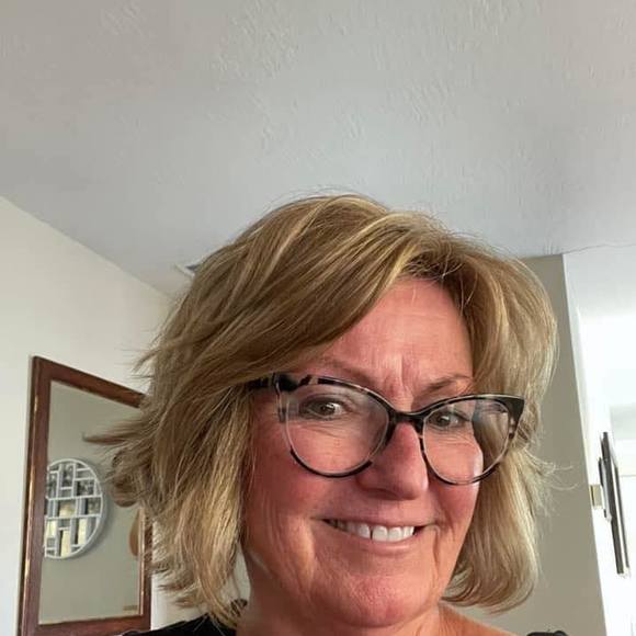 Profile Picture of Maelene Brunelli (@maelenebrunelli) on Poshmark