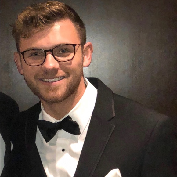 Profile Picture of Andrew Fenton (@fenton1234) on Poshmark