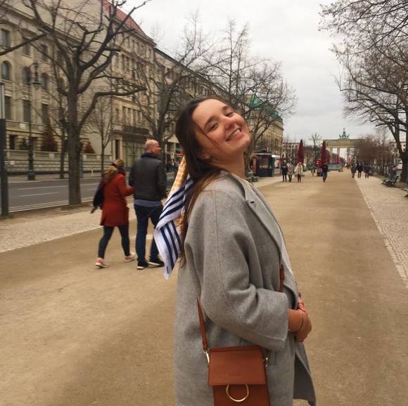 Profile Picture of Jacqueline Stirling (@jacquelinest873) on Poshmark