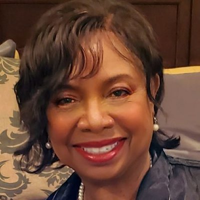 Profile Picture of Mikki Jones (@mikkijonesmedia) on Twitter