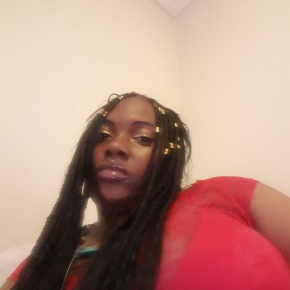 Profile Photo of Tawanda Tawanda (@tawandatawanda) on Poshmark