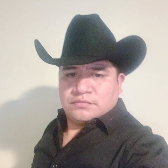 Profile Picture of Andres Andres (@jlandres740) on Poshmark