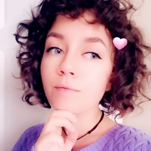 Profile Picture of Mary Stapleton (@sheemple) on Poshmark