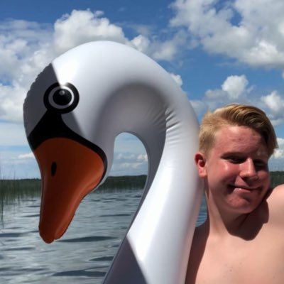 Profile Picture of Andrew Muetzel (@MuetzelAndrew) on Twitter