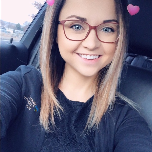 Profile Picture of Helen Turchin (@helentur) on Poshmark